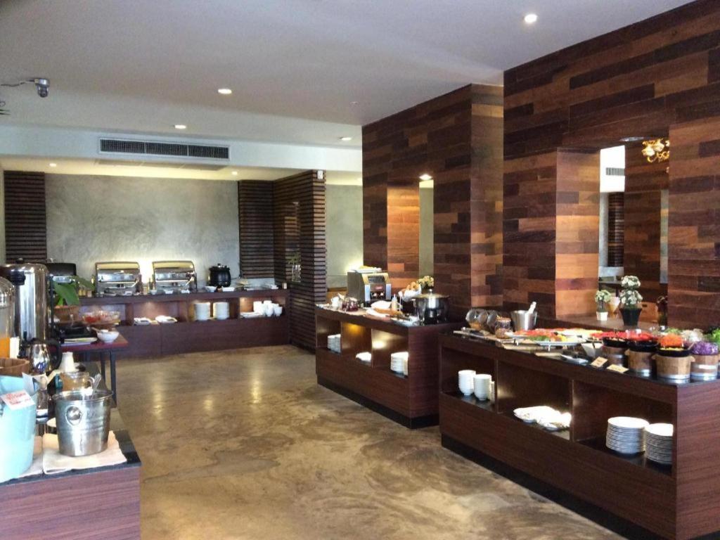 Klim Hotel Buriram Eksteriør bilde