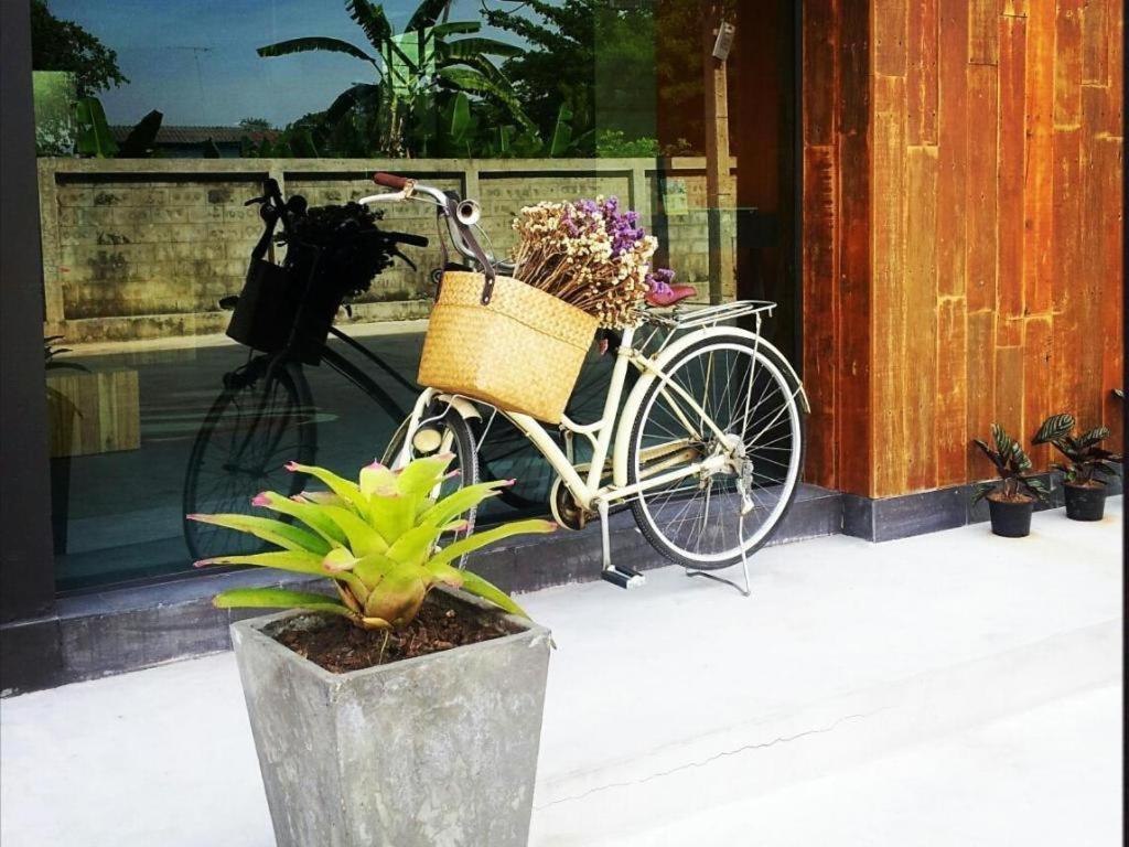 Klim Hotel Buriram Eksteriør bilde