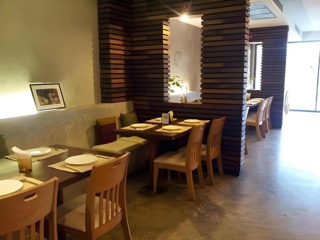 Klim Hotel Buriram Eksteriør bilde