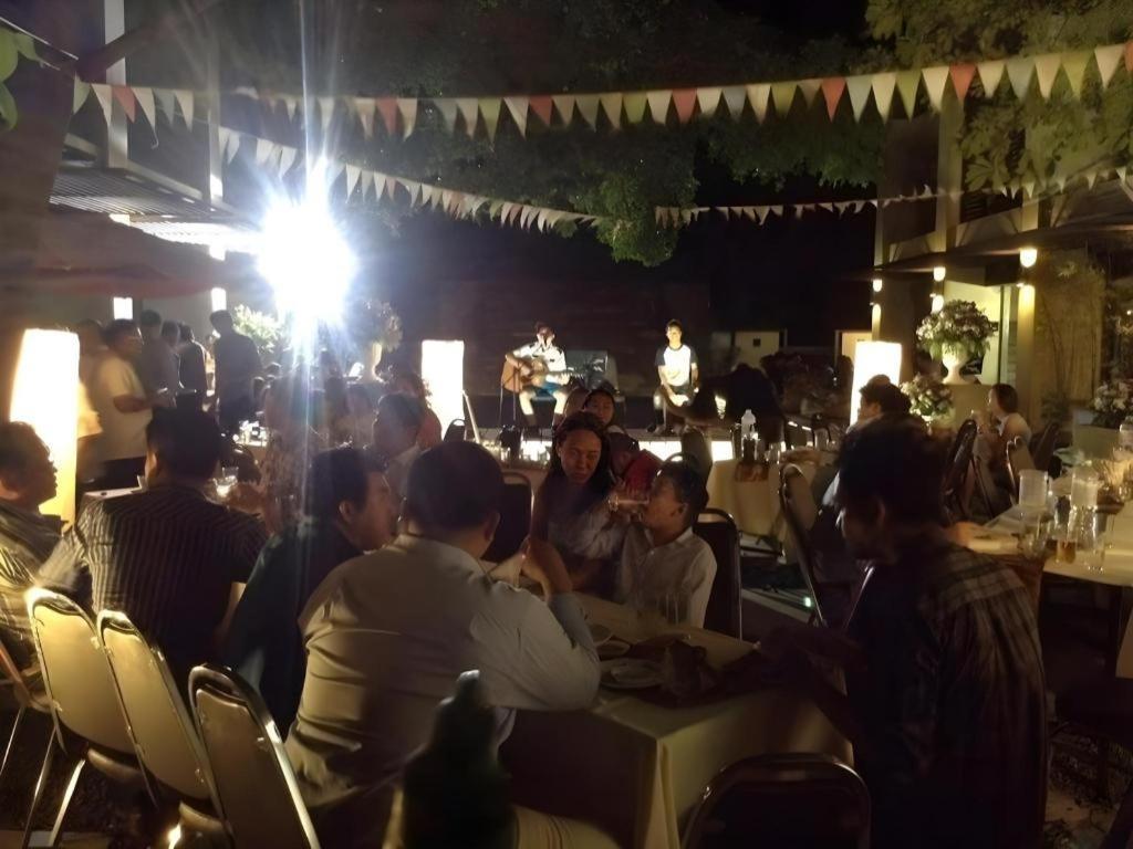 Klim Hotel Buriram Eksteriør bilde