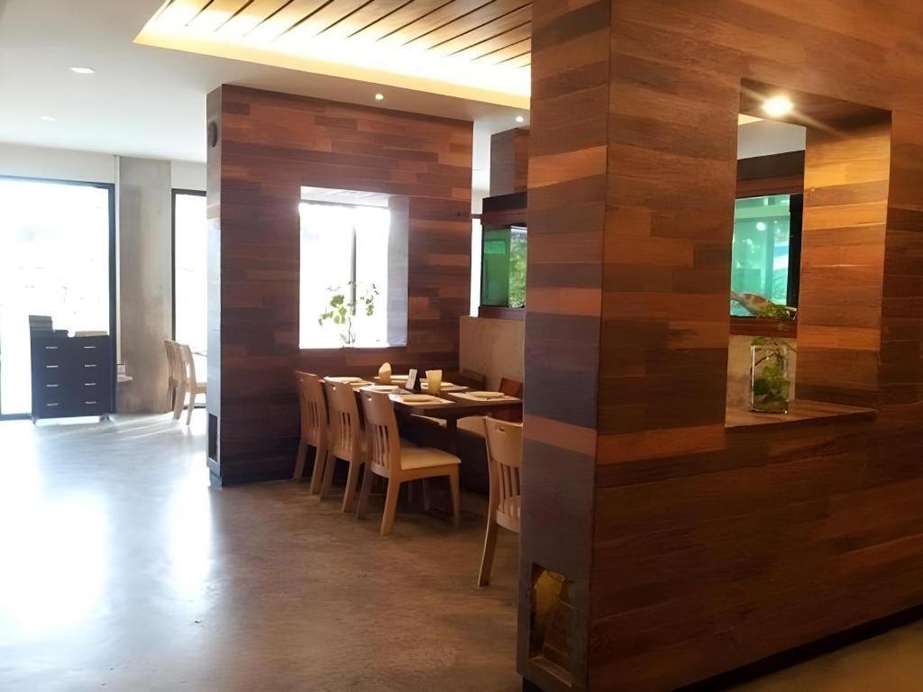 Klim Hotel Buriram Eksteriør bilde